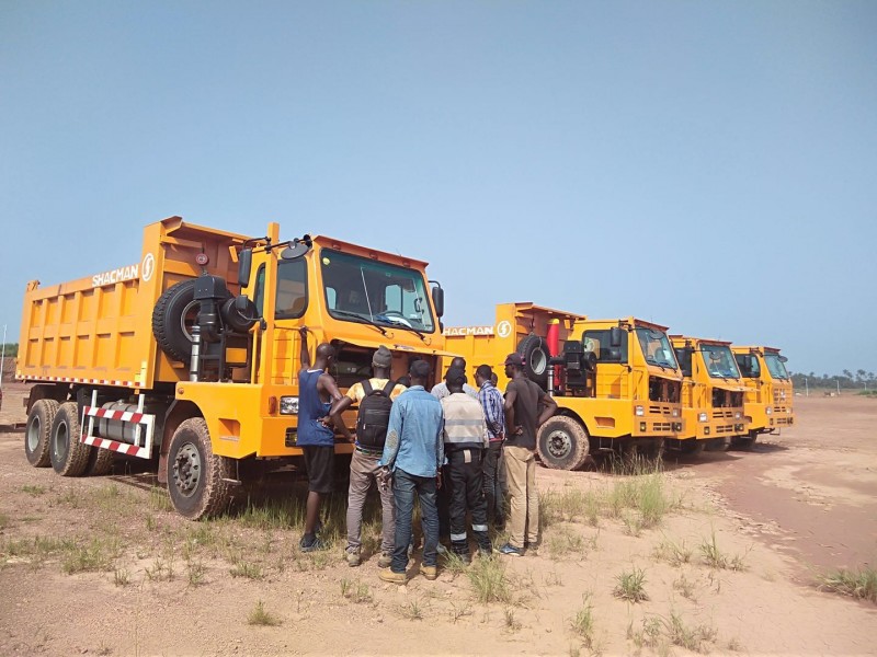 偏駕駛室自卸車6X4，