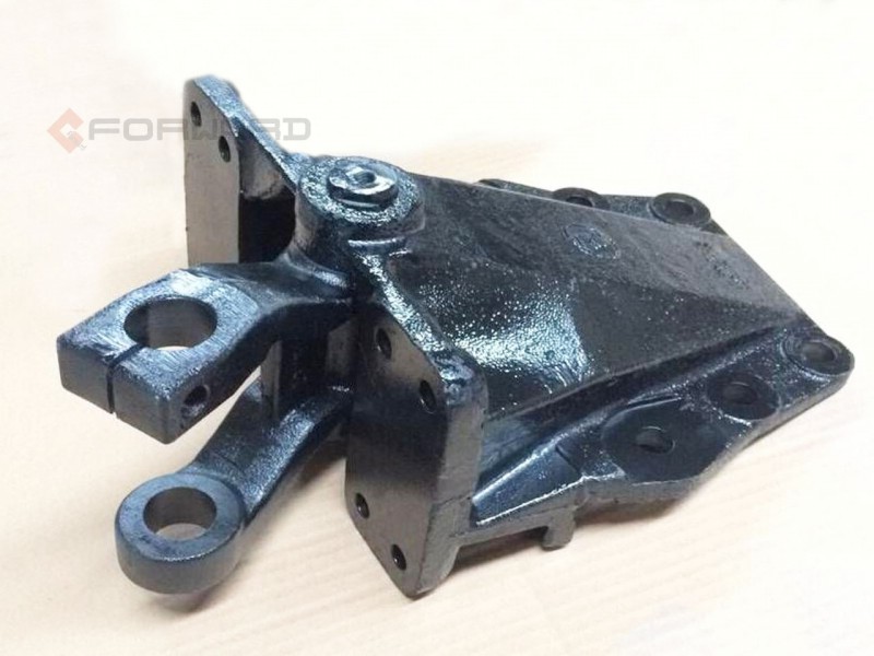 DZ9114520144,Front spring right rear bracket,濟(jì)南向前汽車配件有限公司