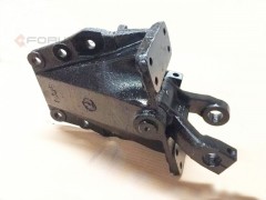 DZ9114520144,Front spring right rear bracket,濟(jì)南向前汽車配件有限公司