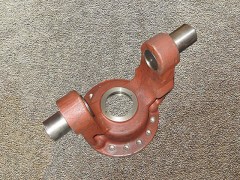 199100410007,Knuckle shaft fork assembly,濟(jì)南向前汽車配件有限公司