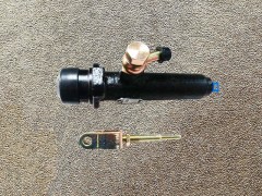 DZ9114230068,Clutch master cylinder,濟南向前汽車配件有限公司